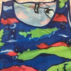 NWT St33le tank large